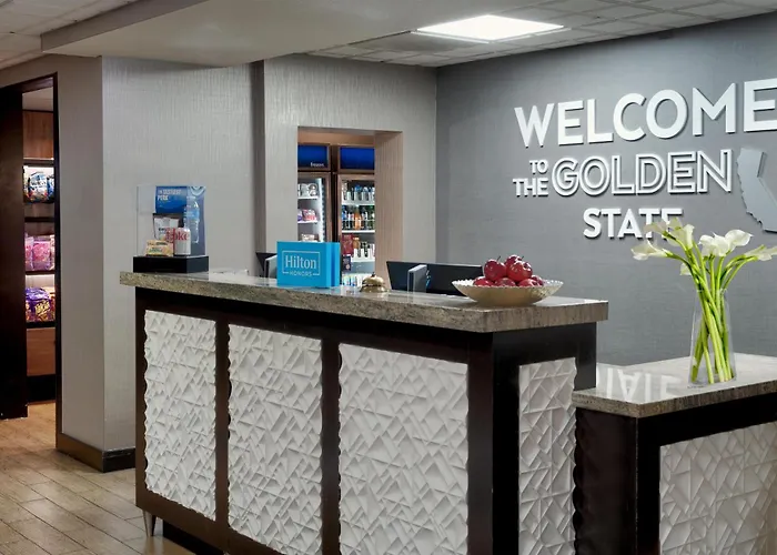 Hampton Inn & Suites Palm Desert