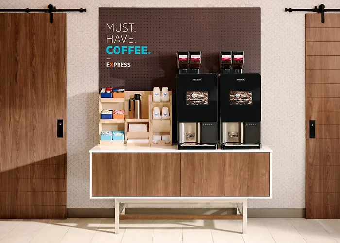 Holiday Inn Express & Suites Palm Desert - Millennium By Ihg